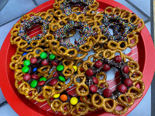 Christmas Pretzel Wreaths