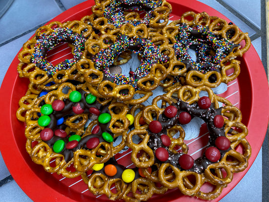 Christmas Pretzel Wreaths